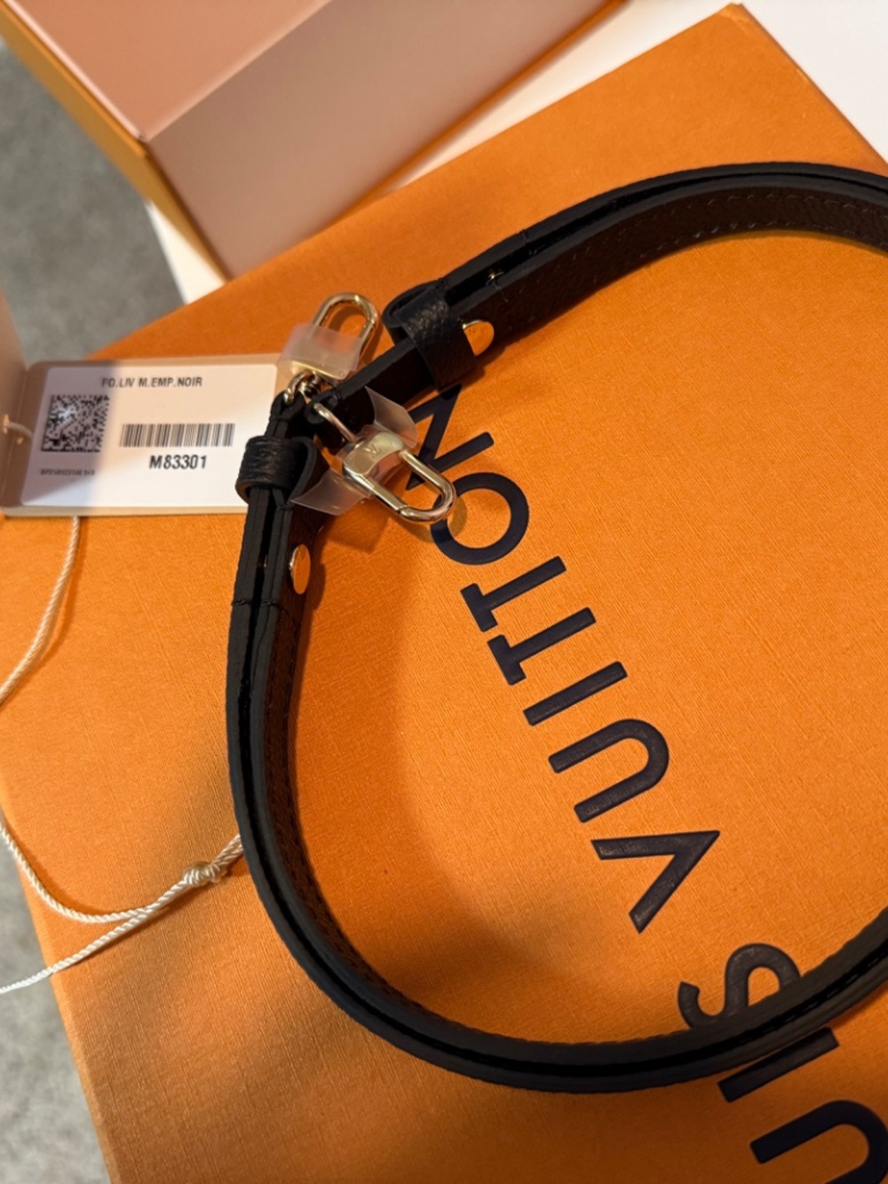 LV black Pochette Liv - Picture 6 of 6